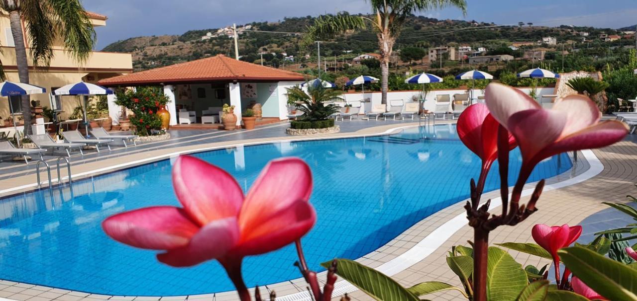 Hotel Damanse Santa Domenica  Zewnętrze zdjęcie